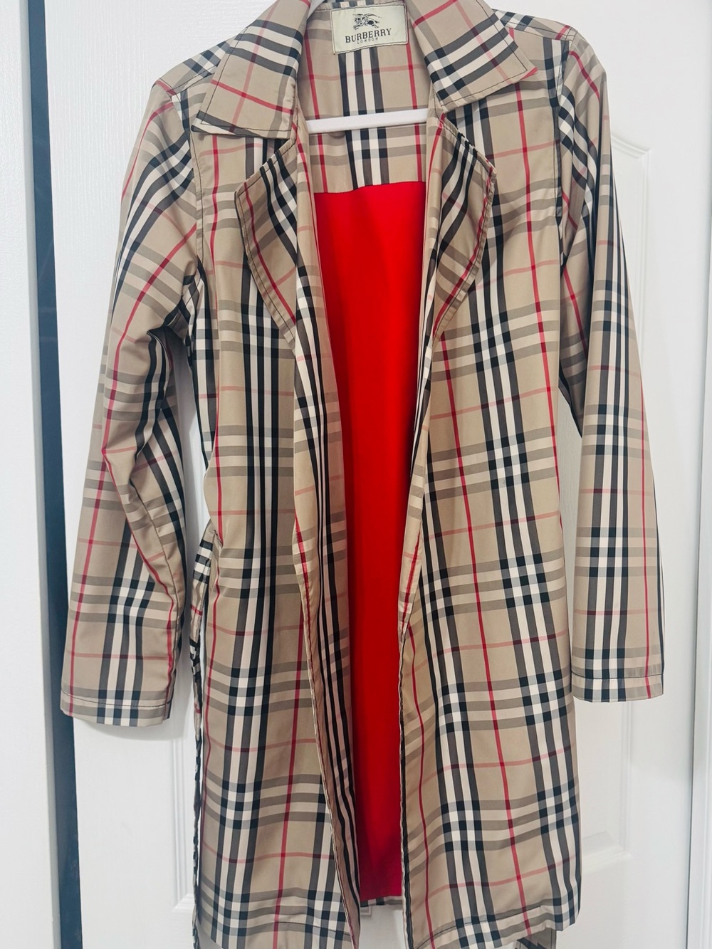 Burberry Beige Nova Check Trench Coat with Red Lining - Picture 2 of 4